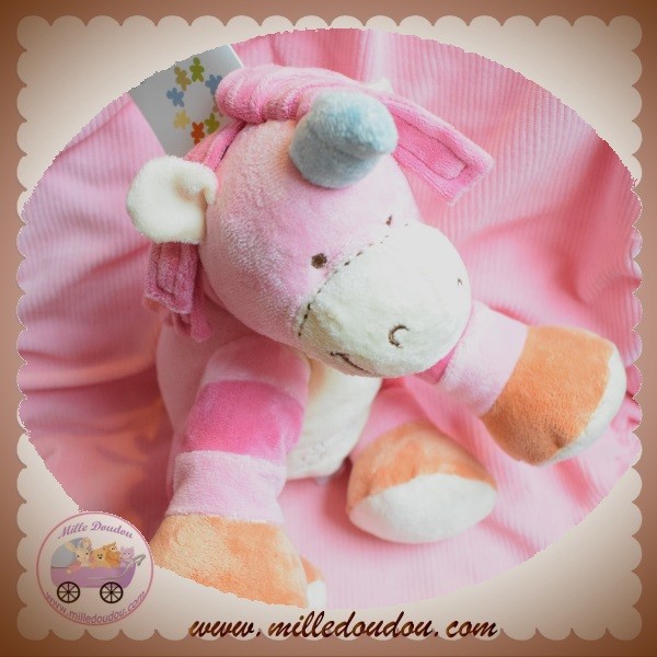 Coussin peluche fantaisie 30 x 30 cm Licorne etoile - Rose - Kiabi - 11.79€