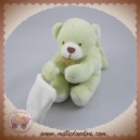 DOUDOU ET COMPAGNIE SOS OURS VERT MOUCHOIR BLANC