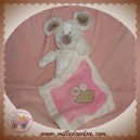 POMMETTE DOUDOU SOURIS BLANCHE MOUCHOIR ROSE SOS