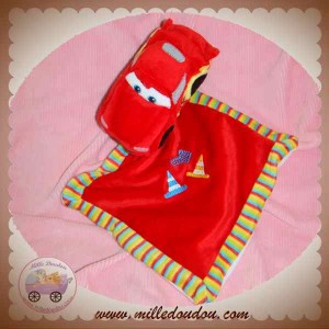 doudou voiture rouge Cars McQueen mouchoir DISNEY