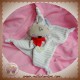 ORCHESTRA SOS DOUDOU OURS LEO BEIGE PLAT RAYE GRIS NOEUD ECHARPE ROUGE