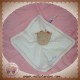 SUCRE D'ORGE DOUDOU GIRAFE BEIGE CORPS PLAT BLANC LISERET ORANGE SOS