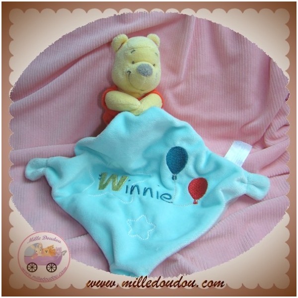 Doudou Winnie l'Ourson avec mouchoir jaune rouge DISNEY NICOTOY