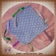 LE PETIT MONDE DE LILI SOS DOUDOU MOUCHOIR PLAT GRIS ETIQUETTES VIOLET ETOILES