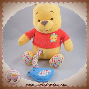 FAMOSA DISNEY SOS DOUDOU OURS WINNIE L'OURSON JAUNE PULL ROUGE MUSICAL OISEAU FLEUR