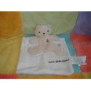 OKAIDI OBAIBI SOS DOUDOU OURS BEIGE PLAT MOUCHOIR BLANC