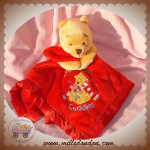 DISNEY DOUDOU WINNIE L'OURSON OURS MOUCHOIR ROUGE SATINEE CHRISTMAS